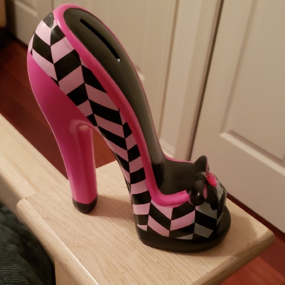 Stylish Pink and Black High Heel Shoe Bank. Porseline